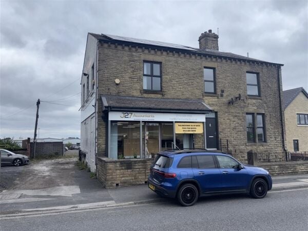 Vacant Unit For Sale in Leeds