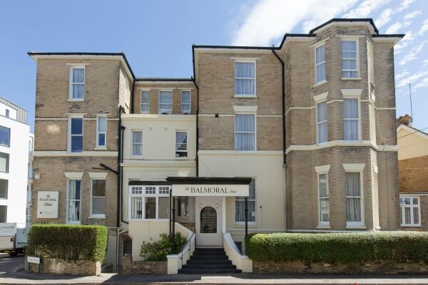 33 Bedroom Hotel with Panoramic Bay Views
