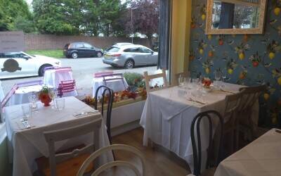 Deli caf&egrave;/restaurant for sale in Banstead