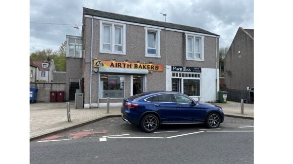 Long-Standing Takeaway Business with 30+ Years of Trading & Freehold Available Based in Falkirk Scotland