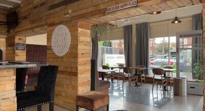 Licenced Cafe Lounge Bar in heavily populated residential and Commercial area 