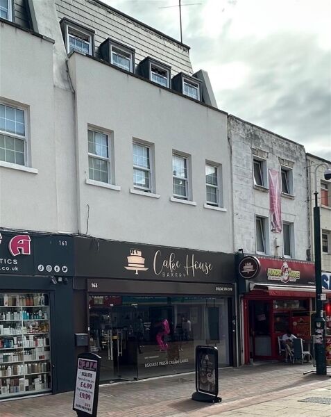 LEASEHOLD CAKE HOUSE FRANCHISE
(PREMIUM FRESH CREAM CAKE SHOP) LEASEHOLD CAKE HOUSE FRANCHISE
(PREMIUM FRESH CREAM CAKE SHOP)