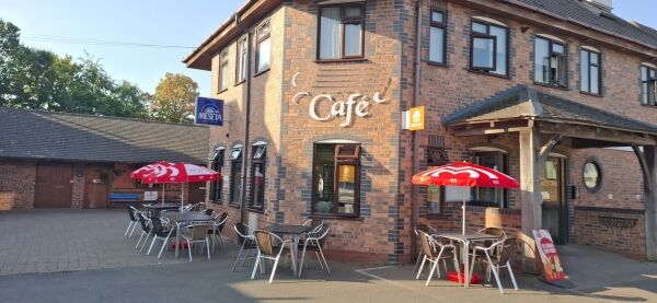 Reduced to Sell this Fabulous Cafe and Restaurant in West Midlands Reduced to Sell this Fabulous Cafe and Restaurant in West Midlands