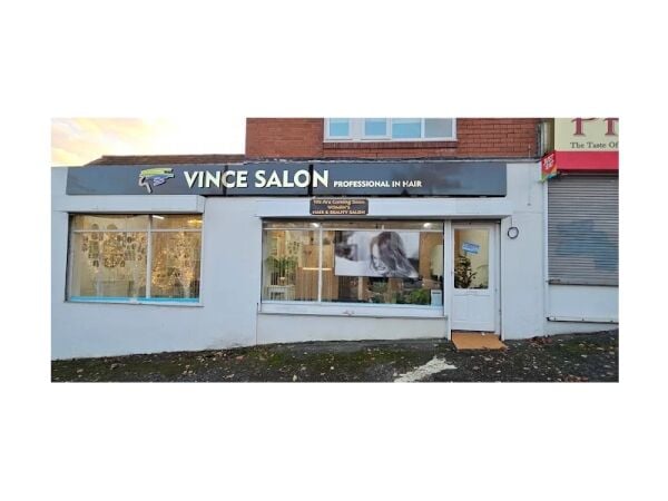 Turn the Key to Beauty! Stylish Salon in Prime Location Now Available