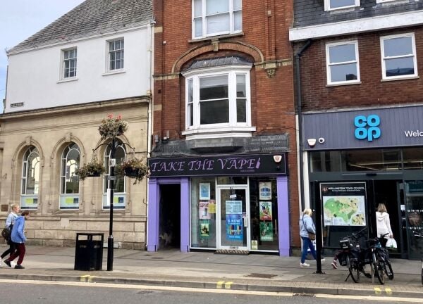 VAPE/E-CIGARETTE STORE VAPE/E-CIGARETTE STORE