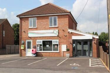 πͺEstablished Village Pizza & Kebab Takeaway β Low Rent Β£13k β 25 Years Trading β Optional 2-Bed Ft. πͺEstablished Village Pizza & Kebab Takeaway β Low Rent Β£13k β 25 Years Trading β Optional 2-Bed Ft.