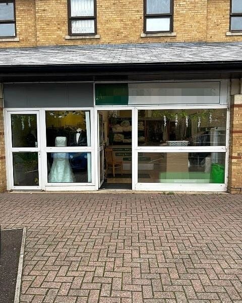 Dry Cleaners Plus Second Hand Clothes Shop for Sale Dry Cleaners Plus Second Hand Clothes Shop for Sale