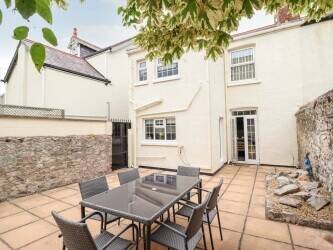 Holiday cottage for sale llandudno