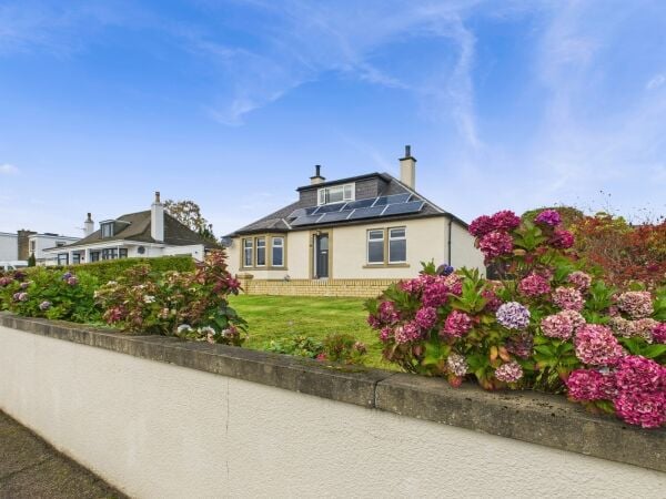 Modern Family Living in Desirable Bishopmill Elgin Location Modern Family Living in Desirable Bishopmill Elgin Location