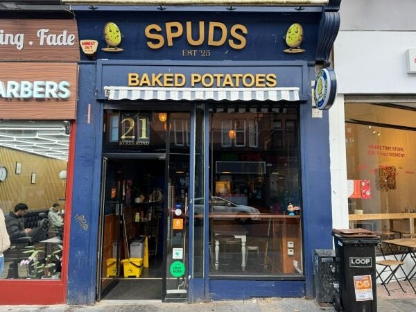 Cafe, Coffee Premises in Glasgow West End. Class 1, suitable for sandwich/deli/coffee Cafe, Coffee Premises in Glasgow West End. Class 1, suitable for sandwich/deli/coffee