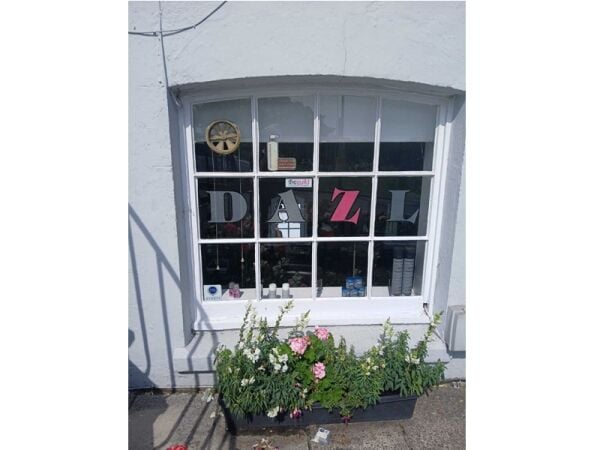 Dazl Hair & Beauty – Shine with an Established Brand