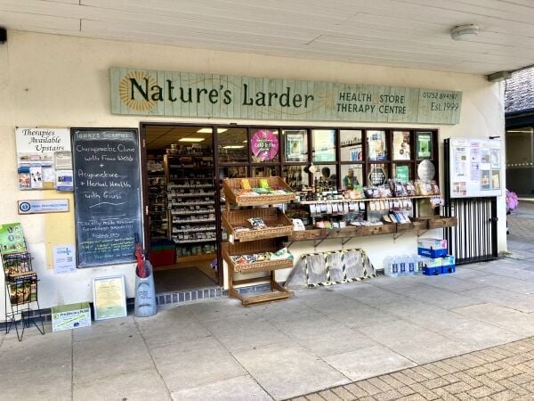 WHOLEFOOD/HEALTHFOOD STORE & THERAPY ROOMS