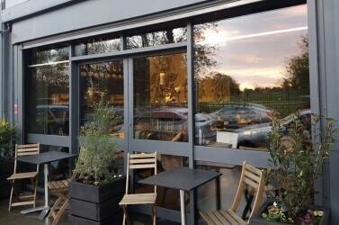 Long Established Restaurant & Bar in Herne Hill with 2am license - for sale as owners moving abroad