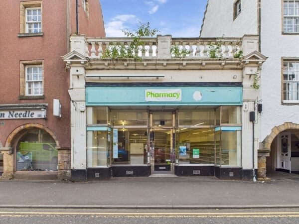 Versatile Retail Space in Prominent Position Versatile Retail Space in Prominent Position