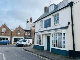 BURGER & FRIED CHICKEN SHOP WITH PUB