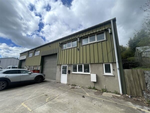 Light Industrial Unit with Mezzanine Offices For Sale in Ipplepen Light Industrial Unit with Mezzanine Offices For Sale in Ipplepen