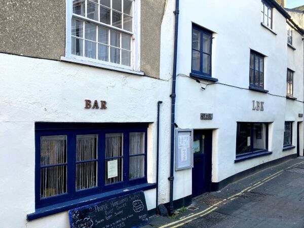 CAFÉ, BAR, RESTAURANT & TAKEAWAY