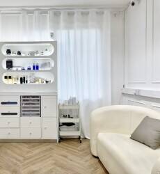 Chinese Laser Clinic for Sale in Canary Wharf High Turnover
