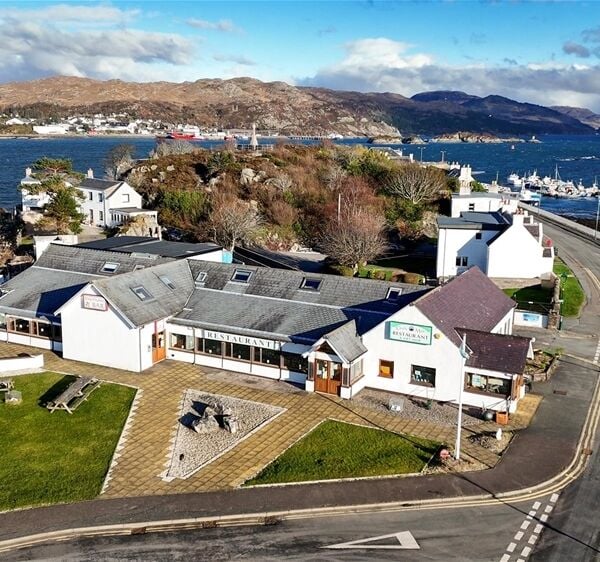 Castle Moil Restaurant, King Haakon Bar & Bunkhouse