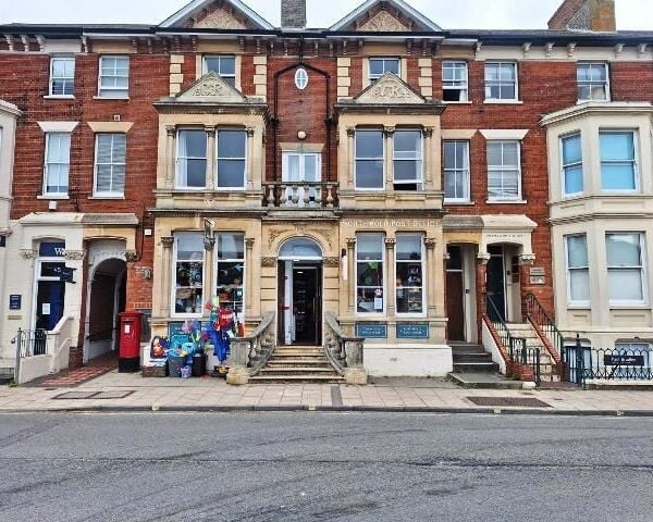 Post Office with Premises Licence Offering Quality Gifts, Cards, Toys, Confectionery, And Beach Wear for Sale