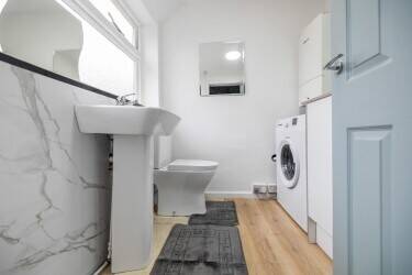 Serviced Apartment for sale in Coventry West Midlands 3 bed