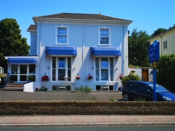 Impressive Detached 8-Bed Licensed Guest House For Sale in Torquay Impressive Detached 8-Bed Licensed Guest House For Sale in Torquay
