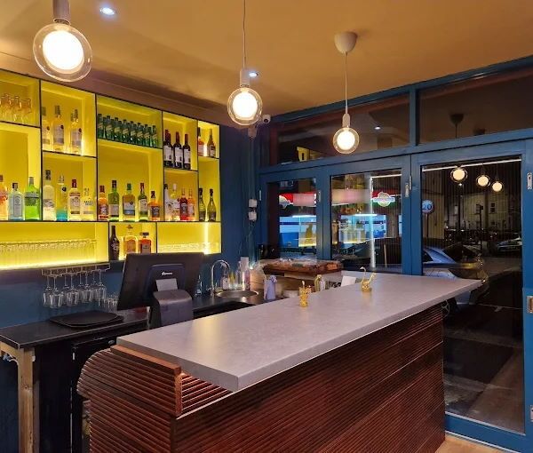 Turn-key Ready Licensed Indian Restaurant for Sale Turn-key Ready Licensed Indian Restaurant for Sale