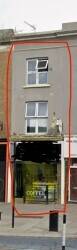 A3 cafe Pizzeria  2 bed ensuite extra room ensuite . Next to tube station