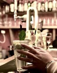 Small quirky street food and bar buisness in Brixham