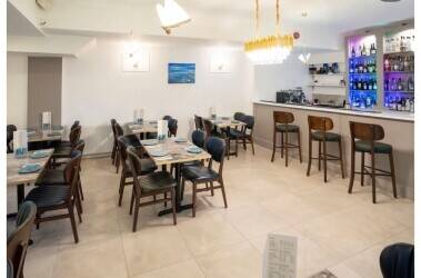 Fully Fitted Restaurant/Takeaway for Sale – Palmers Green (N13) – Extraction – All Equipment Included 