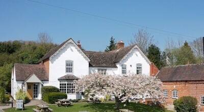 WORCESTERSHIRE - COUNTRY INN SET IN 1.5 ACRES WORCESTERSHIRE - COUNTRY INN SET IN 1.5 ACRES
