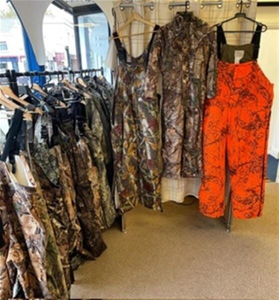 LEASEHOLD
VINTAGE CLOTHES SHOP LEASEHOLD
VINTAGE CLOTHES SHOP