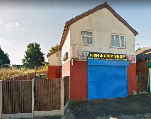 Detached evenings-only fish & chip shop near Wakefield