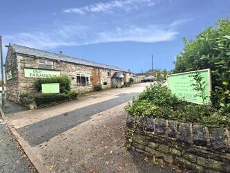 SOUTH LAKELAND – COSY BAR AND RESTAURANT IN CONVERTED STONE BARN