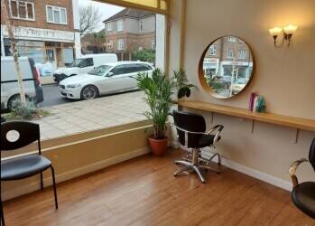 FOR SALE: PREMIUM HAIRDRESSING SALON &ndash; PRIME LOCATION NEAR BERRYLANDS STATION