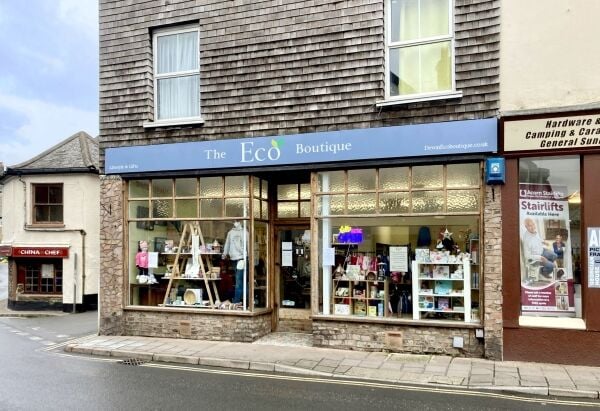 VERSATILE EMPTY RETAIL PREMISES