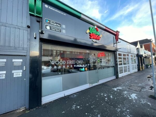 Superbly Presented Freehold Pizza Takeaway Superbly Presented Freehold Pizza Takeaway