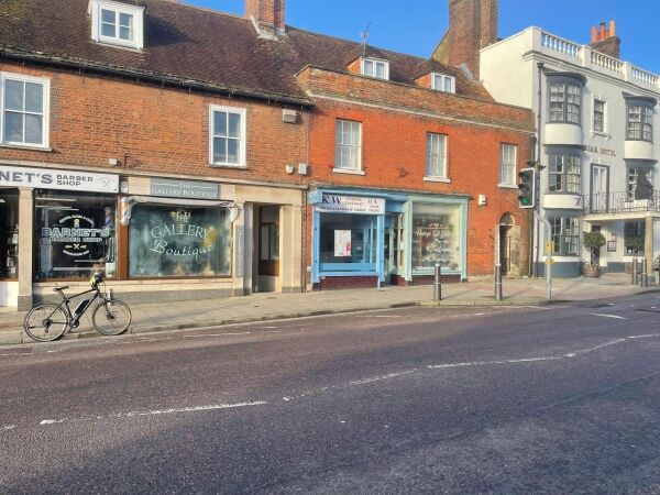 Takeaway & 4 Bedroom Accommodation Takeaway & 4 Bedroom Accommodation