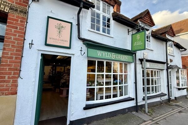 Fresh Flower Shop / Wedding Florist - Woking Fresh Flower Shop / Wedding Florist - Woking