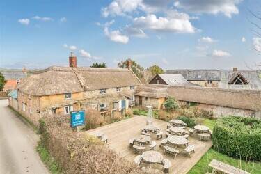 Thatched Dorset Country Freehouse With 3 Bedroom Accommodation, Near Bridport