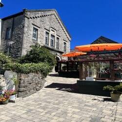 FOUR-STAR ACCREDITED 11-BEDROOM B&B AND RESTAURANT FOUR-STAR ACCREDITED 11-BEDROOM B&B AND RESTAURANT