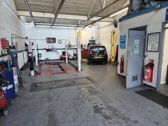 MOT  & DIAGNOSTIC GARAGE