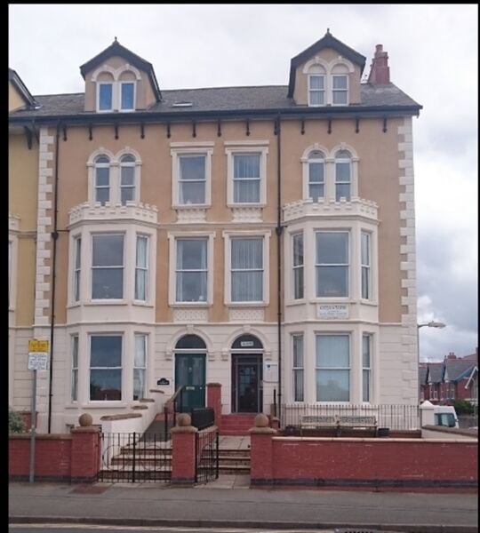 FREEHOLD LUXURY SELF CATERING HOLIDAY APARTMENTS ON RHYL SEAFRONT FREEHOLD LUXURY SELF CATERING HOLIDAY APARTMENTS ON RHYL SEAFRONT