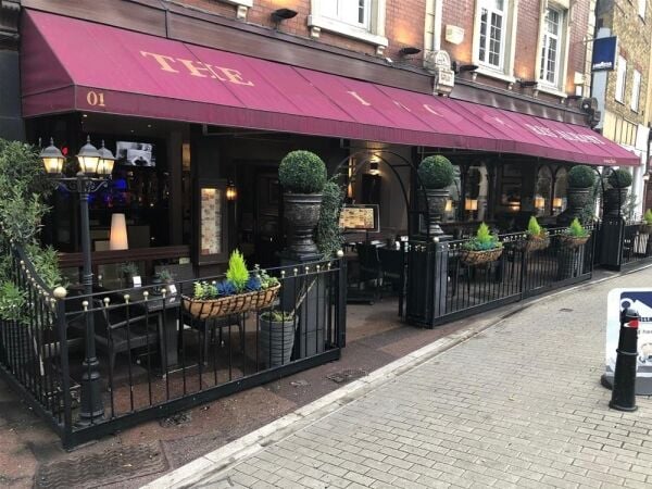 LEASEHOLD LIC. RESTAURANTSELF CONTAINED 6 BED ACCOMMODATION LEASEHOLD LIC. RESTAURANTSELF CONTAINED 6 BED ACCOMMODATION