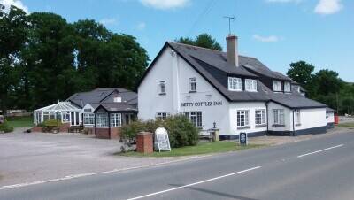Substantial Free OF Tie Pub, Restaurant & Hotel with 12 Letting Rooms, 3 Bed Owners & Managers Flat