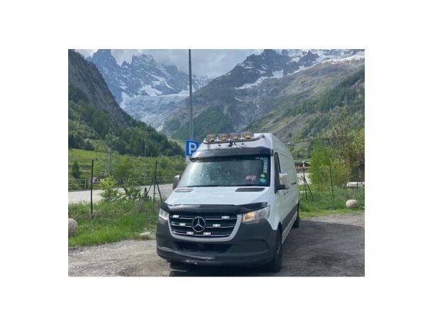 Driving Success Across Europe – Established Specialist Courier Service