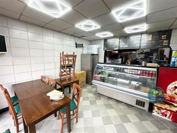 Hot Food Takeaway in Droylsden Hot Food Takeaway in Droylsden