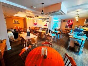 CAFÉ/BAR RESTAURANT FOR SALE IN LEIGH-ON-SEA, ESSEX