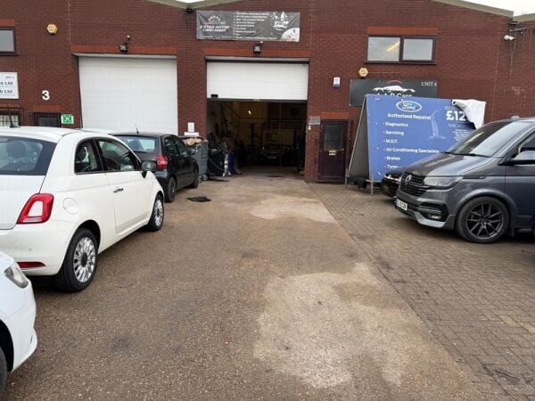 Driven for Success – Established Car Body Repair Centre in Croydon