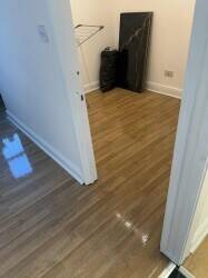 Barbershop &ndash; 2 Extra Rooms to Rent (Massage/Nails/Brows) + Kitchen & Bathroom